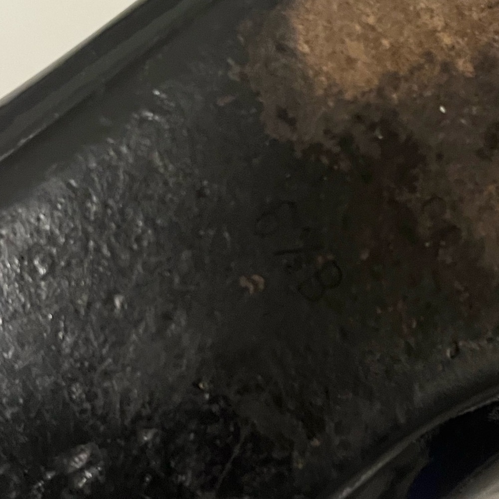 Gucci Embellished Ballet Flats in Black Patent Leather - Picture 8 of 9